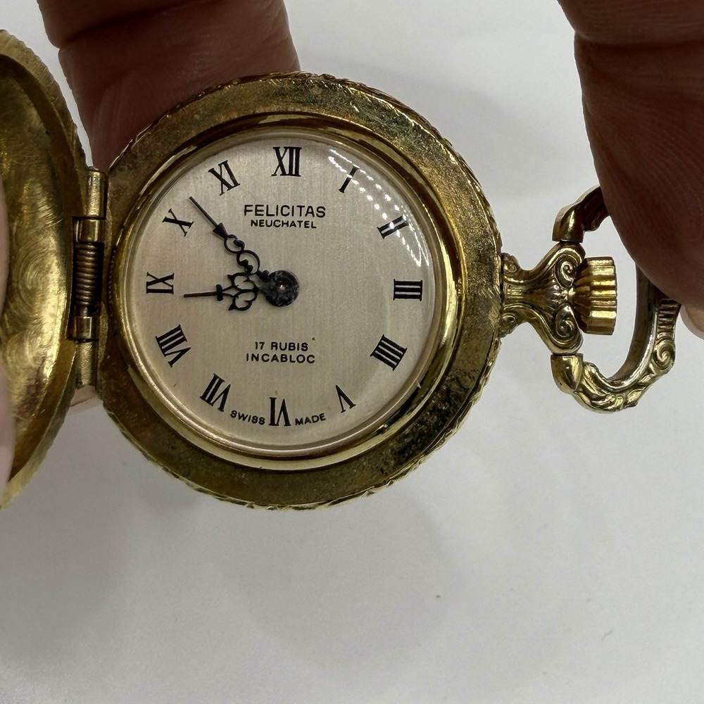 Swiss Made Women's Mechanical Pocket Watch Pendant Felicitas Neuchatel 17 Rubis